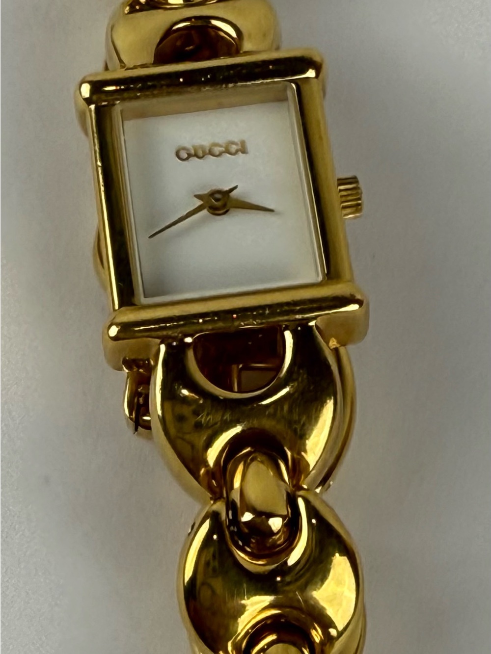 Vintage Gucci Women's Gold Bracelet Link Watch with White Dial Swiss Made works